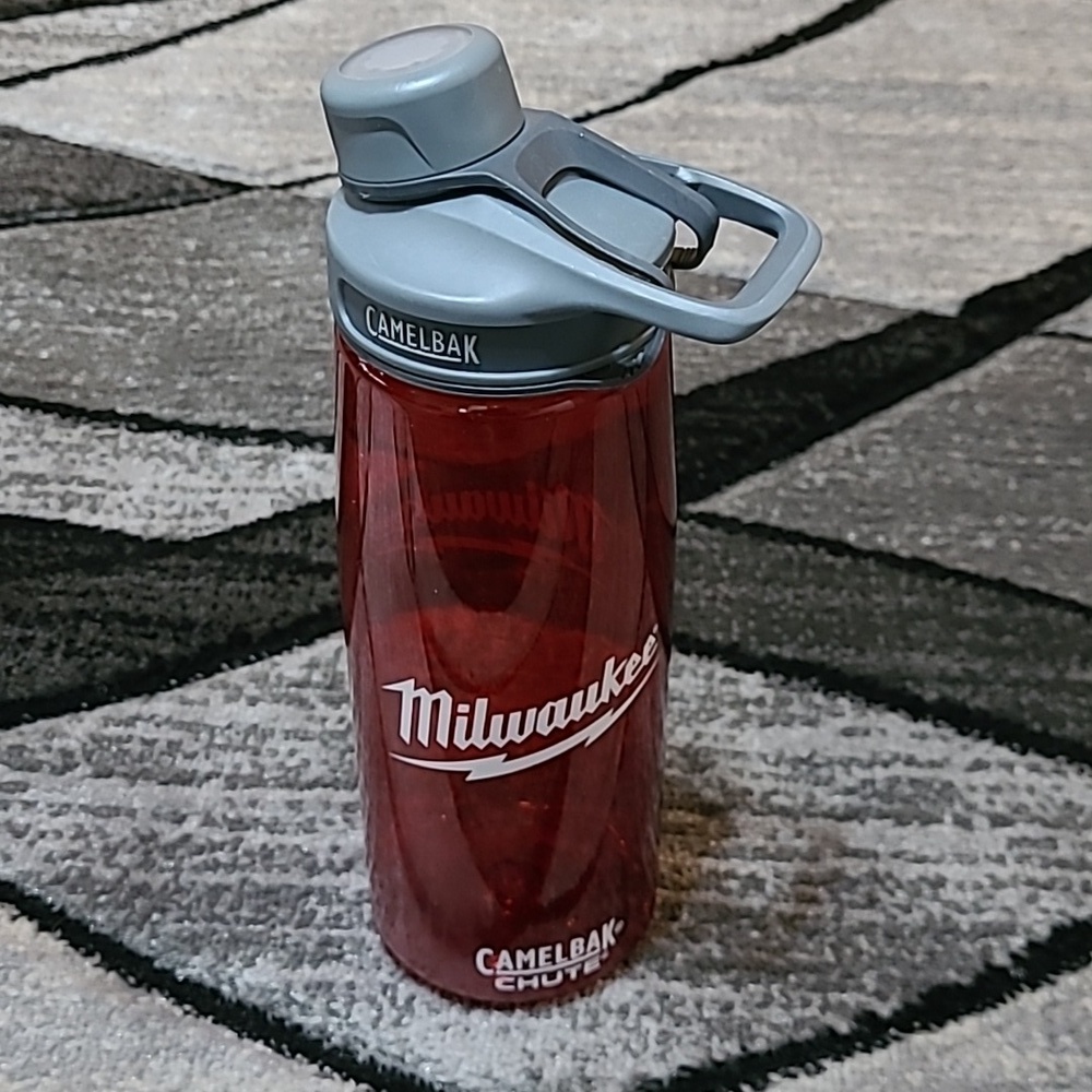 MILWAUKEE TOOL RED CAMELBAK CHUTE WATER BOTTLE